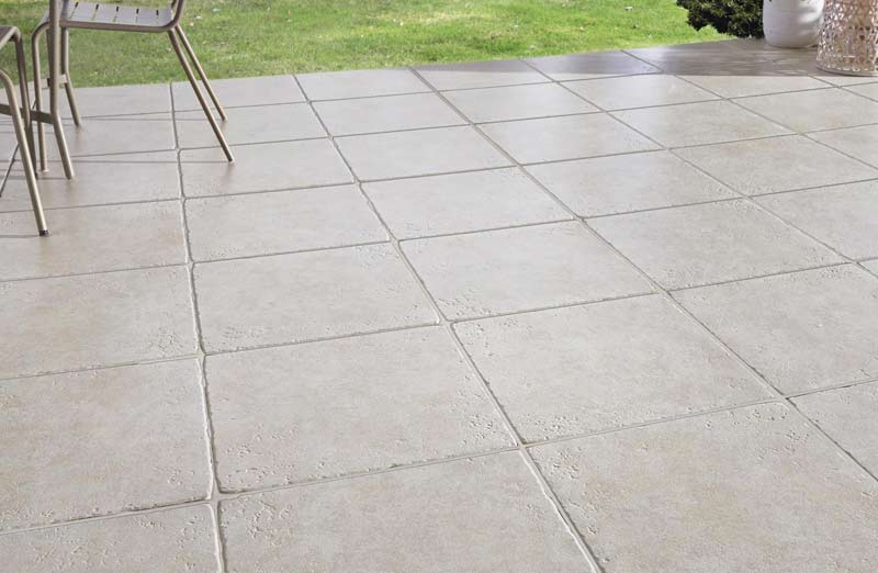 Comment bien choisir le carrelage d'une terrasse ?