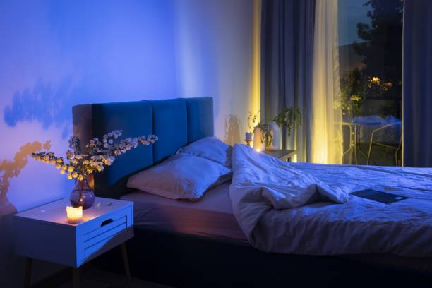 chambre avec éclairage coloré