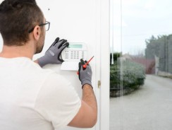 Installation d&rsquo;alarme sans fil : devez-vous la faire vous-même ?