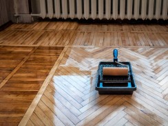Parquet terne ou rayé ? La cire redonne éclat et protection