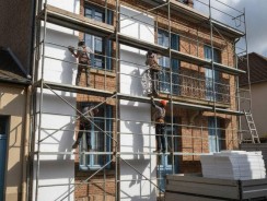 Aide isolation mur extérieur 2026 : MaPrimeRénov&rsquo;, CEE et éco-PTZ