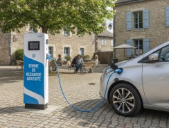 Borne de recharge gratuite : où recharger sa voiture électrique sans payer en 2026