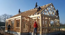 Comment construire sa maison en bois : guide complet & devis 2026