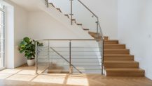 Garde-corps escalier intérieur : prix, normes et pose en 2026
