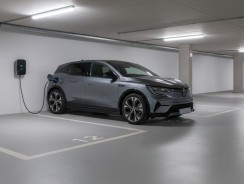 Installation borne 22 kW en copropriété : droit à la prise, coûts et démarches 2026