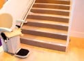 Chaise monte-escalier électrique 2026 : prix, modèles et aides