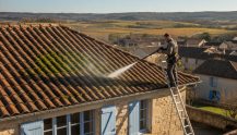 Nettoyage toiture au karcher : methode et risques | ABC