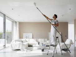 Comment peindre un plafond sans trace : guide pas à pas 2026