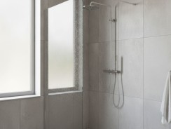 Vitre de douche italienne : épaisseur, verre, prix et pose (2026)