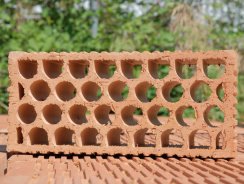 Brique alvéolée : tout savoir sur les prix, les types et les conseils pour optimiser votre budget