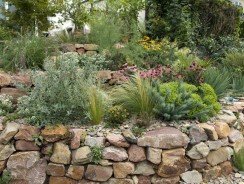 Enrochement de jardin : guide et exemples de réalisations
