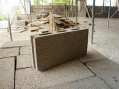 Parpaing de 5 prix : Guide complet 2025