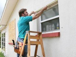 Urgence dépannage : quand faire appel à des professionnels pour réparer vos volets ?