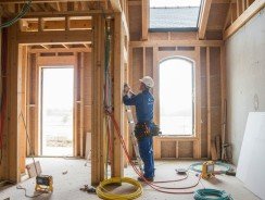 Tarif Électricien au m² : Prix Rénovation et Neuf 2026